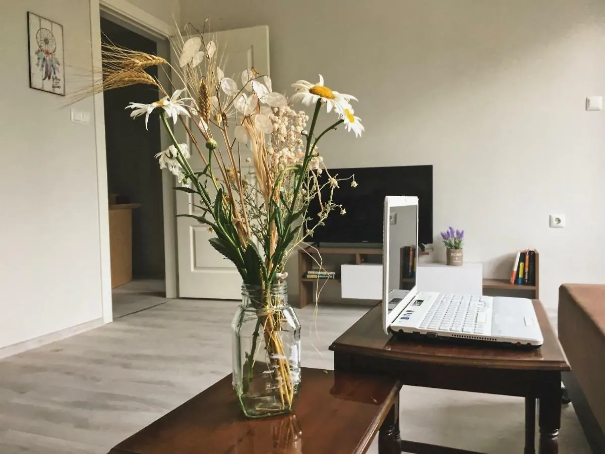 Azzurro Apartment - Ideal For Your Seaside Escape In Burgas Bulgaria